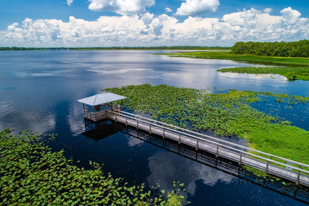 Buttonwood Bay RV Resort in Sebring, United States