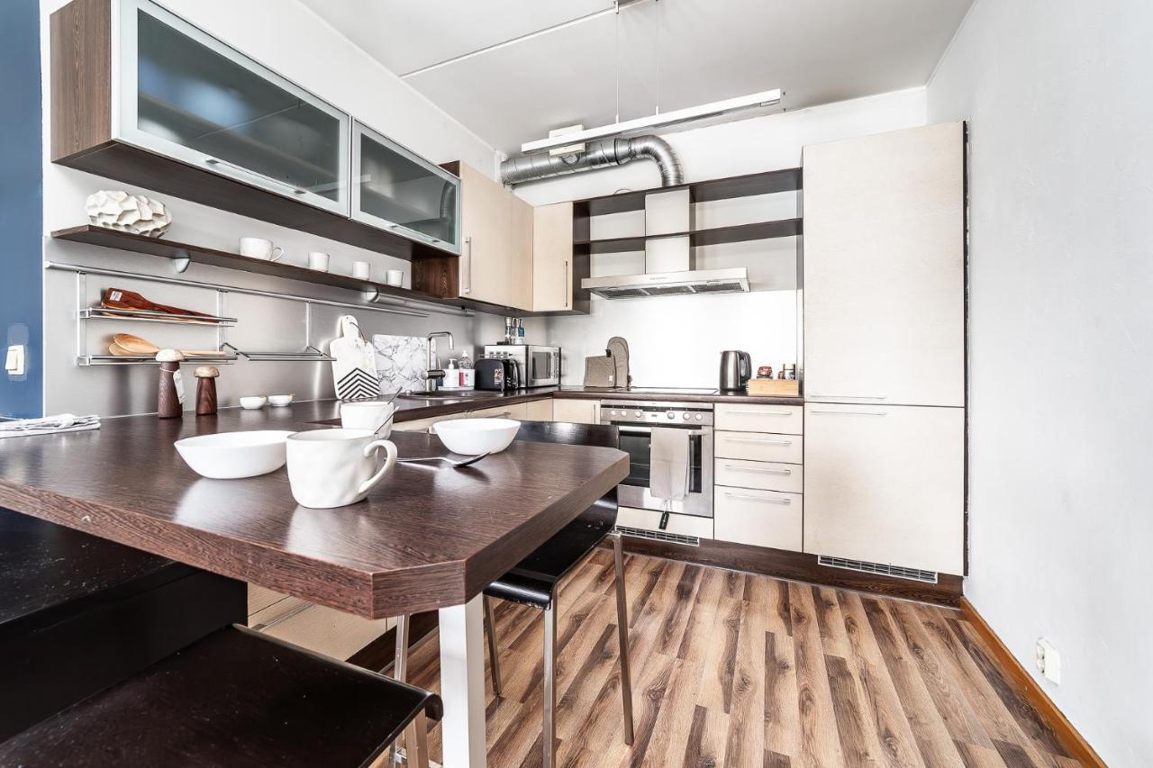 Top floor near ferry terminal free parking