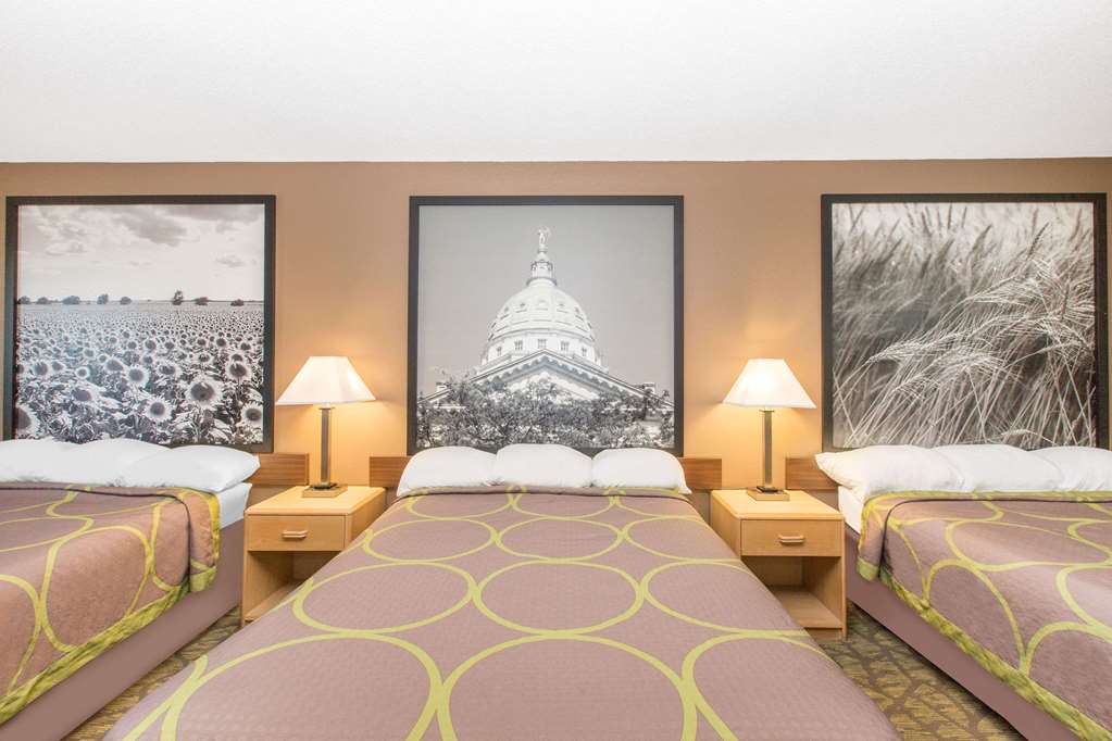 Super 8 by Wyndham Belleville - photo 12