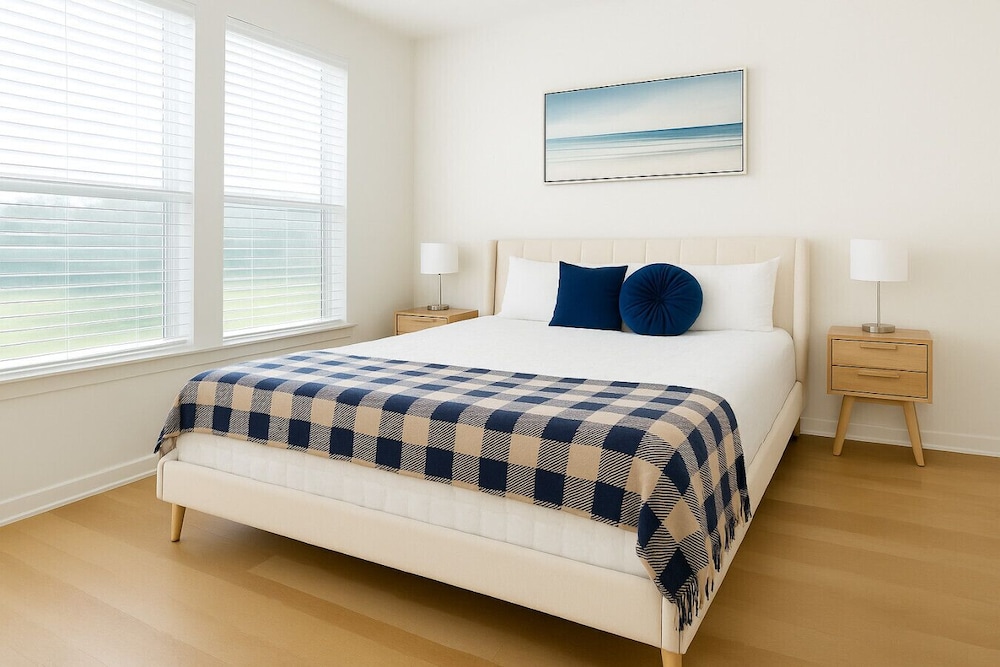 A Location Workerfriendly Kingbed Pool Gym Modern 22335637 — Sherman