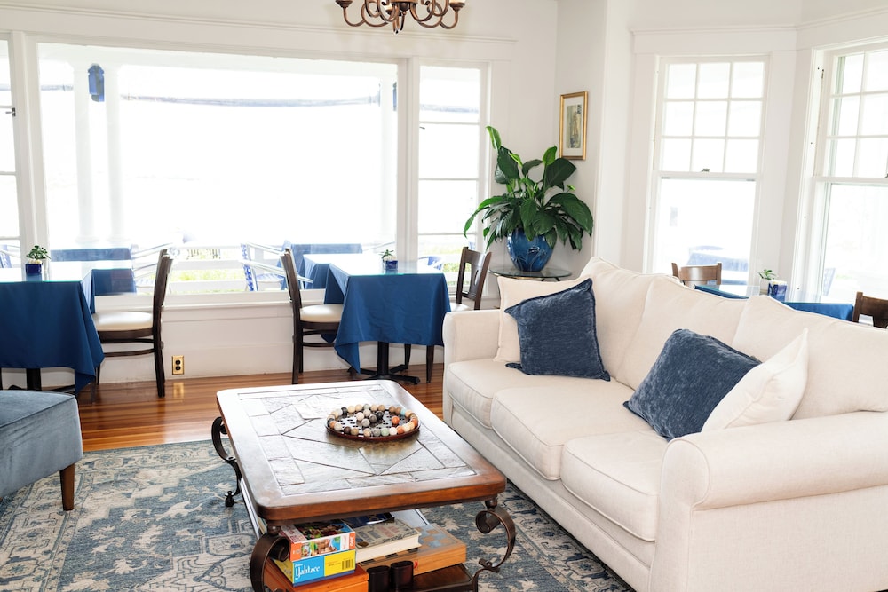 Terrace By The Sea — Ogunquit
