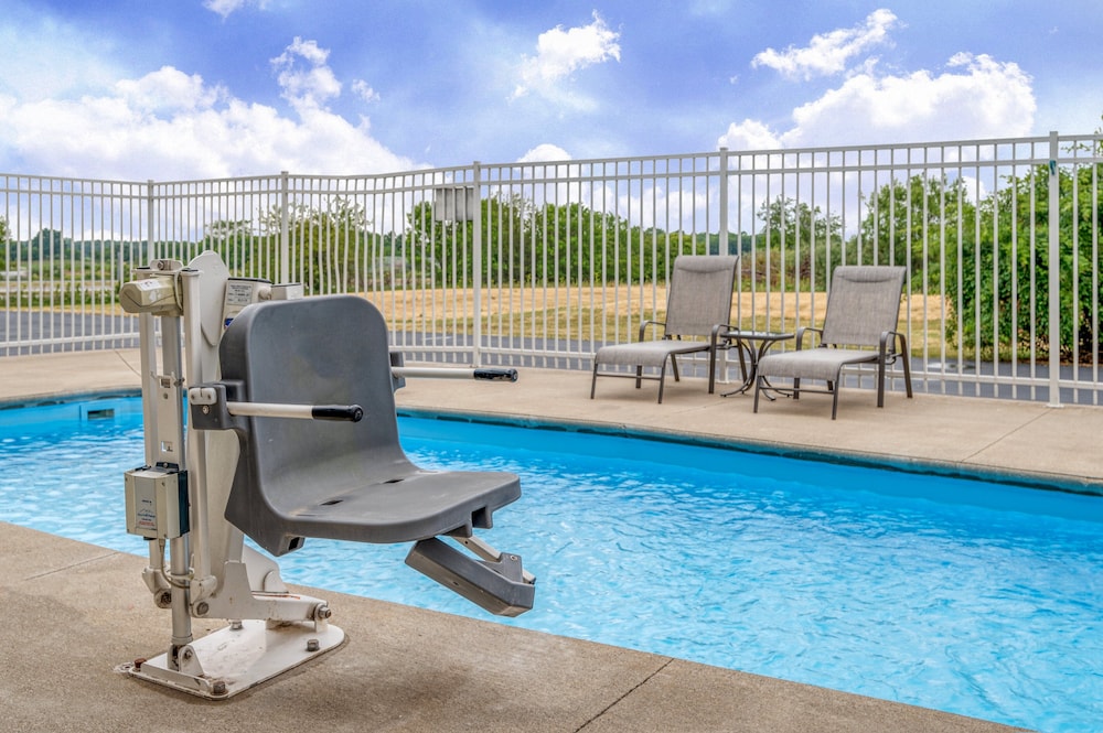 Holiday Inn Express Rensselaer by IHG - photo 14