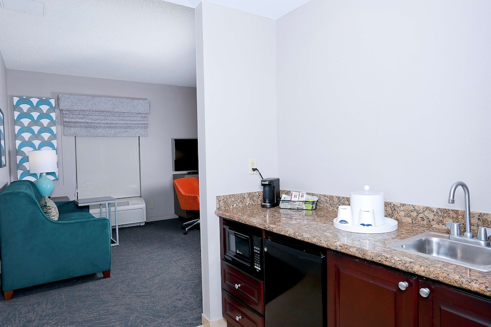 Hampton Inn & Suites Tampa Wesley Chapel - photo 11