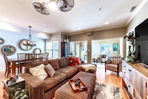 Eagles Landing 4404 Sandpiper Dr — 4-Star Luxury Hotel in Rehoboth Beach, United States