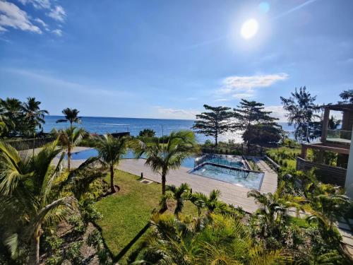 Ocean Point Beach Front Apartment — 4-Star Luxury Hotel in Pointe Aux Piments, Mauritius