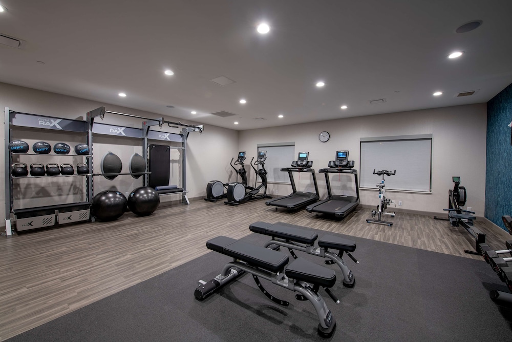 Hampton Inn & Suites Duncanville Dallas - photo 58