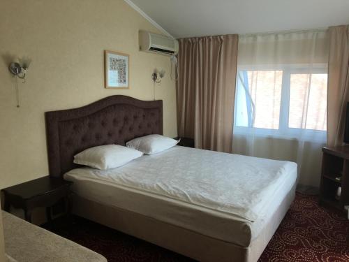 Shtorm in Lazarevskoye, Russia