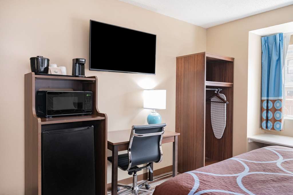 Super 8 by Wyndham Joliet - photo 18