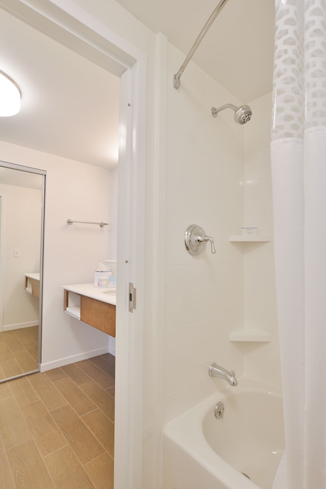 Hampton Inn & Suites Chippewa Falls - photo 19