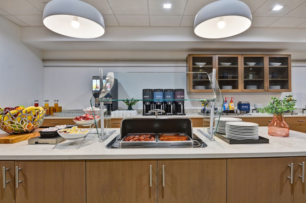 Homewood Suites by Hilton Chula Vista Eastlake - photo 55