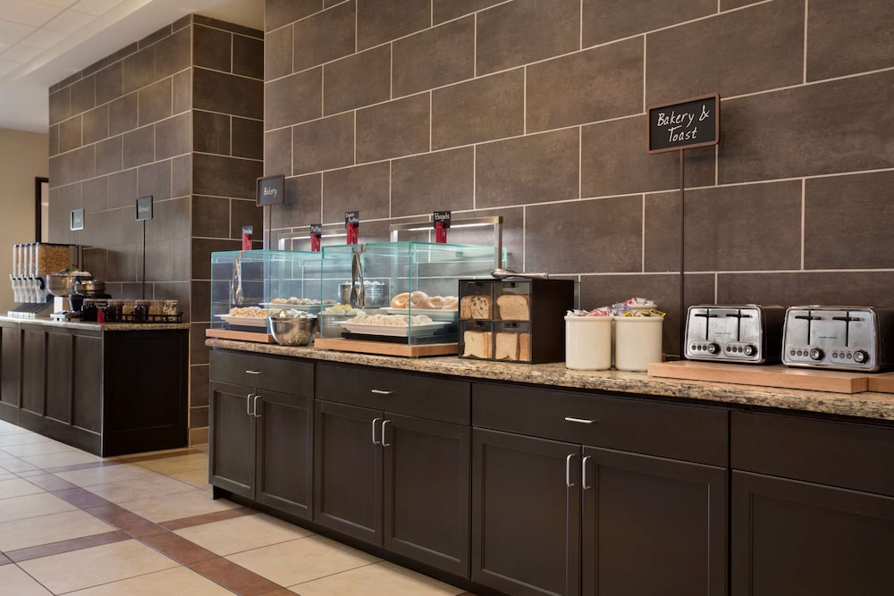 Embassy Suites by Hilton Jackson North Ridgeland - photo 30