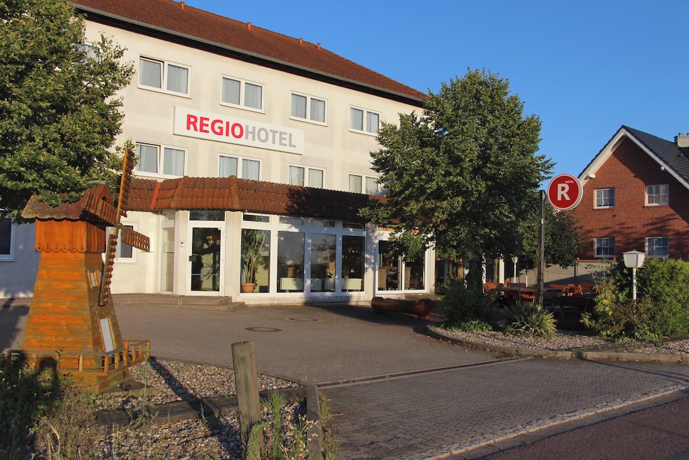 REGIOHOTEL Halle Leipzig Airport #SchkeuditzerKreuz #Bar #Frühstücksbuffet #FreeParking — hotel in Schkeuditz