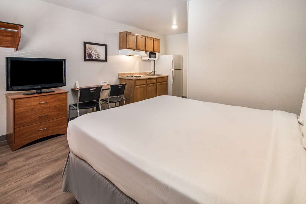 Woodspring Suites Denton - photo 31