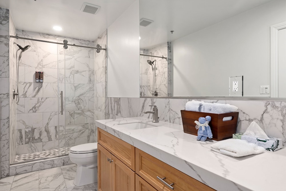 Hotel Huntington - photo 24