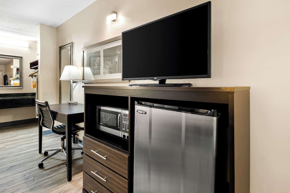 Quality Inn Decatur River City - photo 23