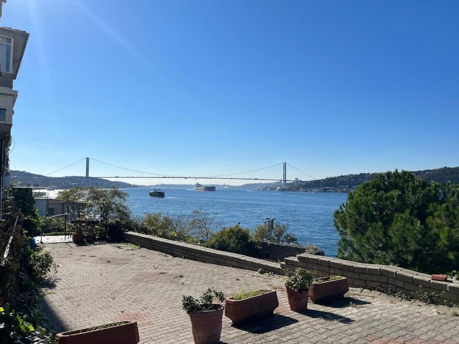 Bosphorus waterfront flat Cengelköy — 4-Star Luxury Hotel in Istanbul, Turkey