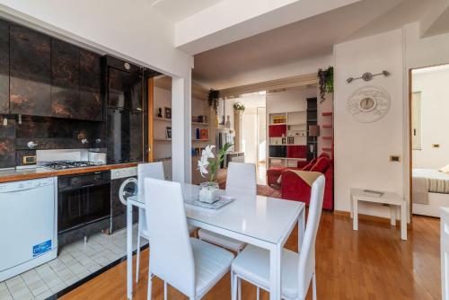 Along the Tiber Apartment — 4-Star Luxury Hotel in Rome, Italy