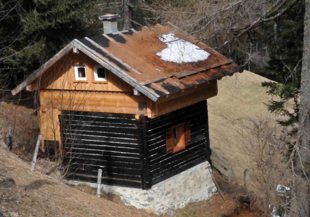 Larchenhutte — Stall
