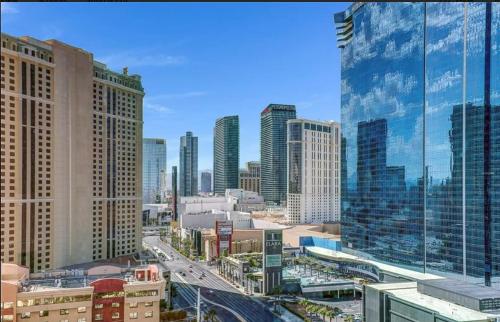 Signature MGM Suite with Strip and Sphere View