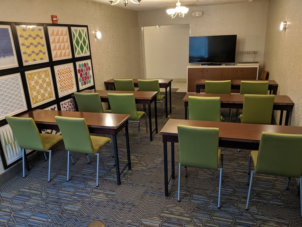 Holiday Inn Express Venice by IHG - photo 49