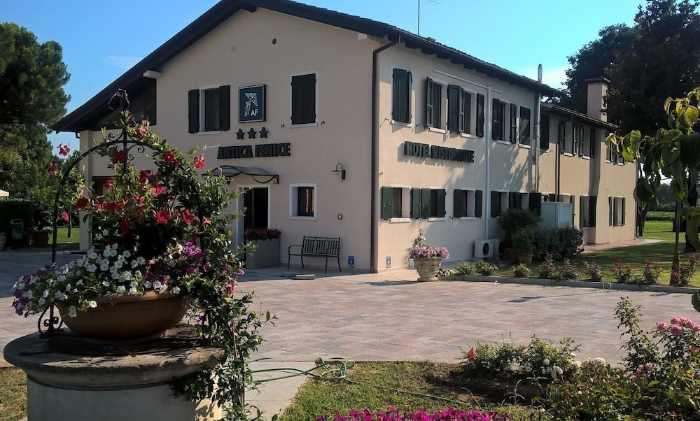 Hotel Antica Fenice in Mestre, Italy