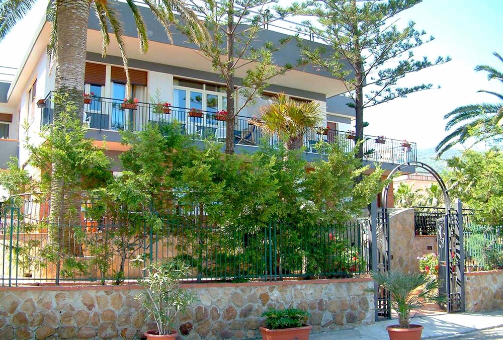 Villa Gaia Hotel — 4-Star Luxury Hotel in Cefalu, Italy