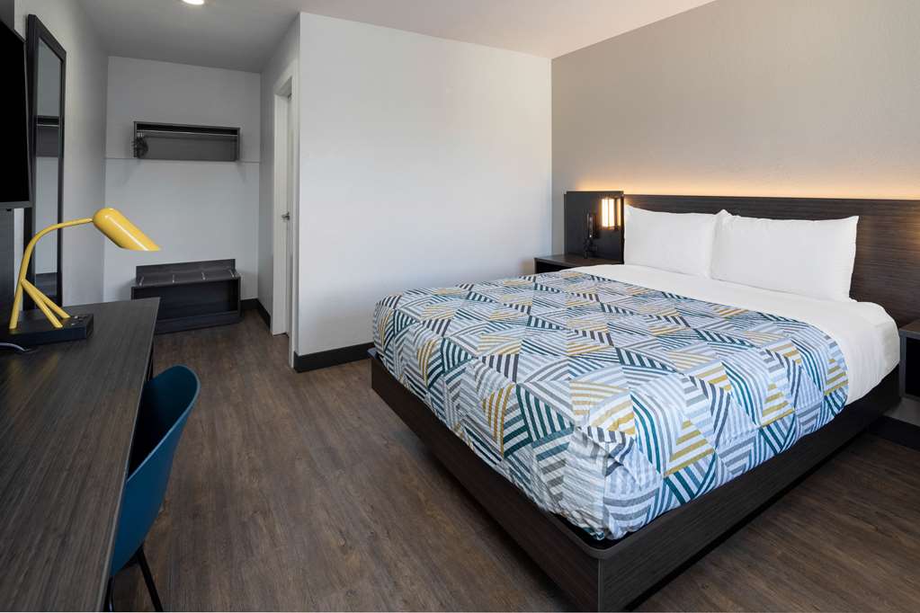 Motel 6 Fontana CA - photo 9