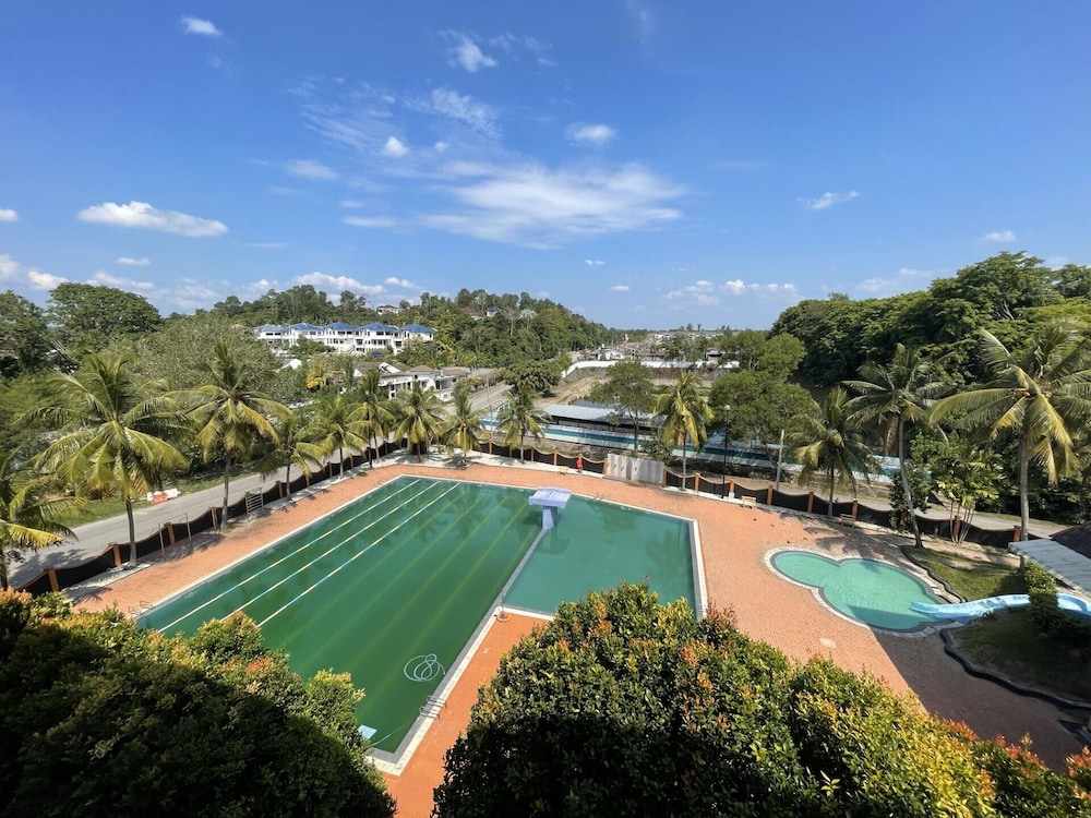 Super OYO Capital O 90146 Alh Continental Resort in Mentekab, Malaysia