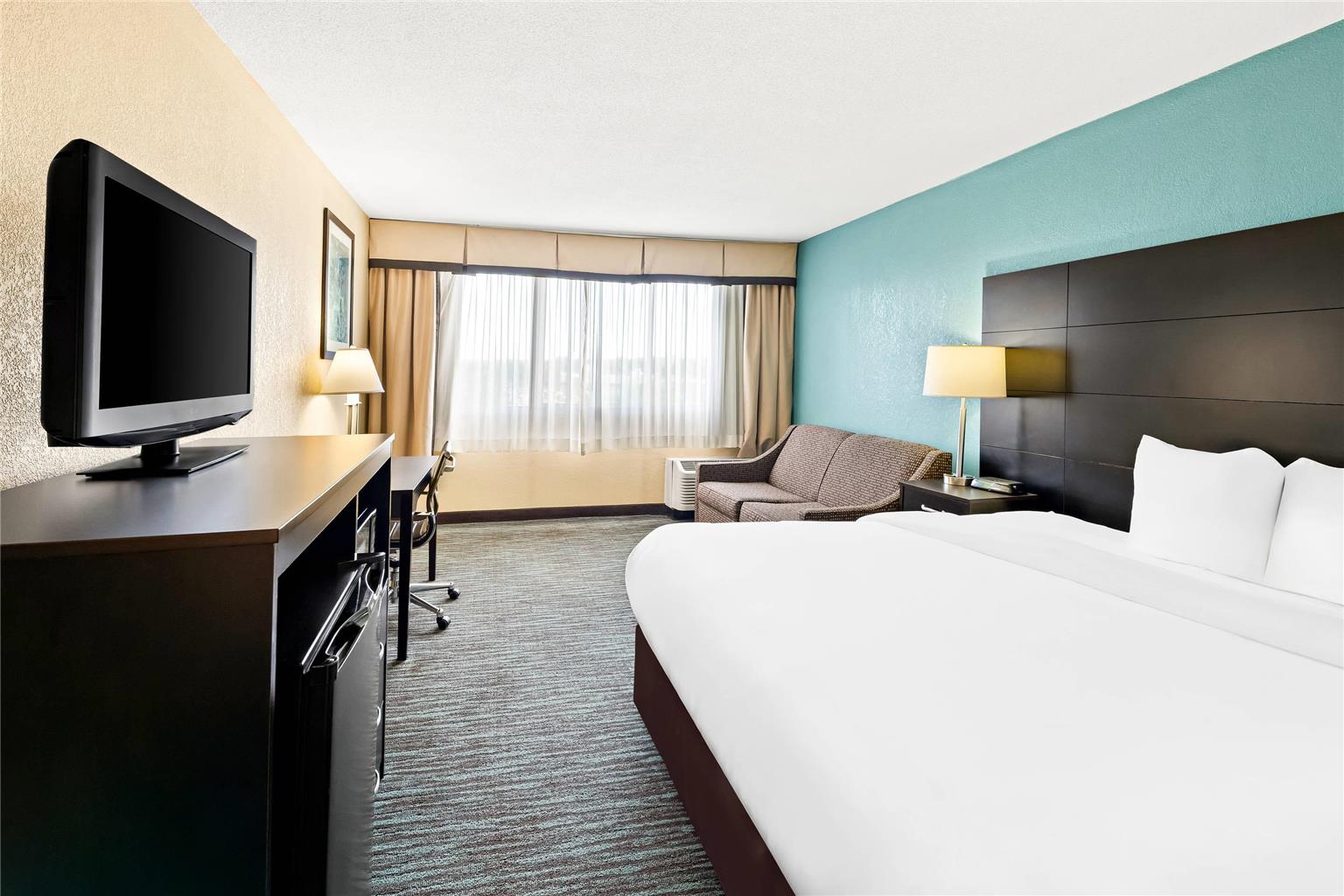 Quality Inn Dayton Airport - photo 22