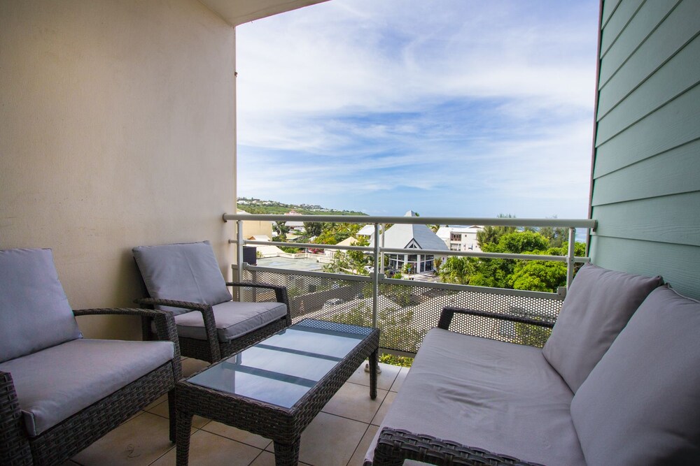 T4 Duplex vue mer 150m de la plage avec Bienvenue Location — 4-Star Luxury Hotel in Saint-Paul, Réunion