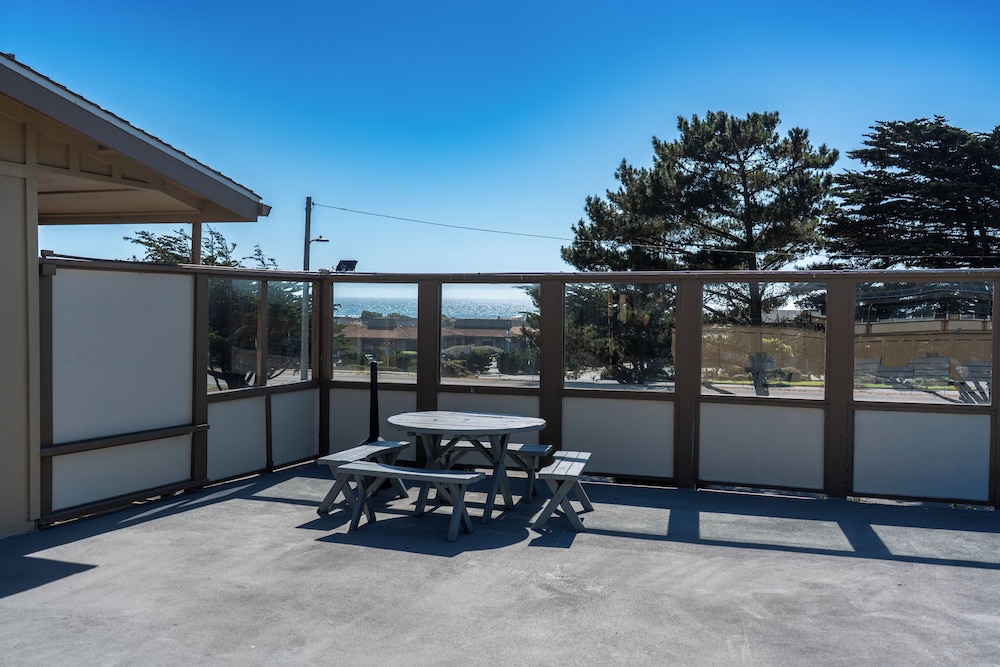 Silver Surf Motel - photo 33