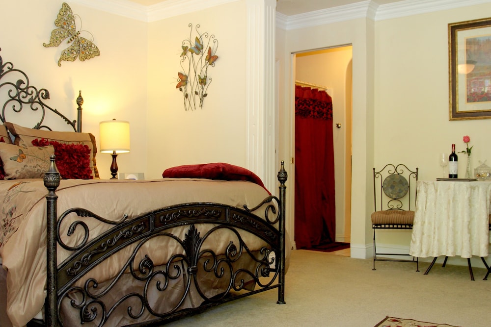 Monarch Cove Inn - photo 17