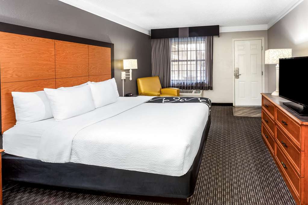 La Quinta Inn by Wyndham Laredo I 35 - photo 16