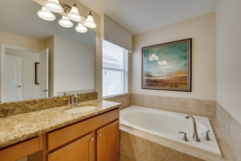 5 Mi to Walt Disney World Gem w Resort Perks - photo 3