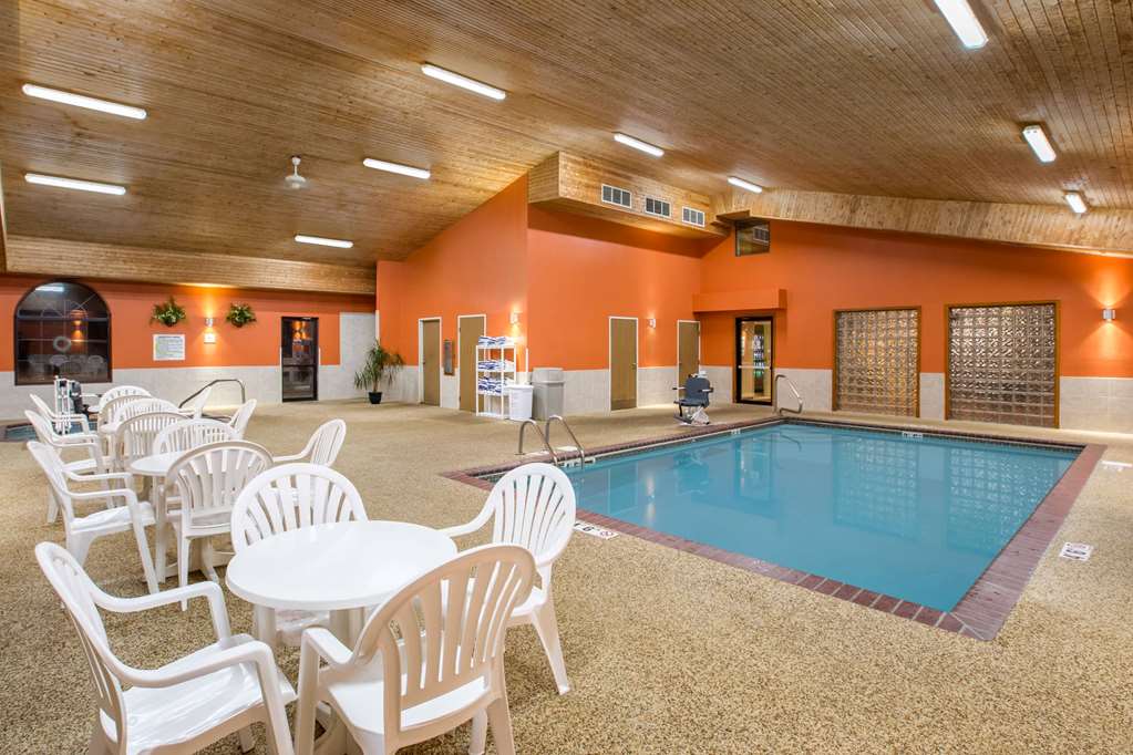 Super 8 by Wyndham Brookings - photo 6