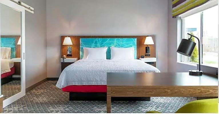 Hampton Inn & Suites Marshfield - photo 9