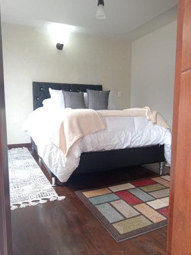 Habitación central con balcón baño privado y parqueadero in Duitama, Colombia