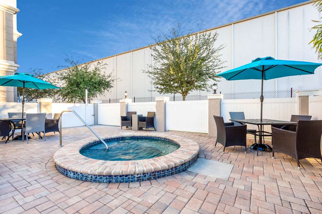 La Quinta Inn & Suites by Wyndham Tampa Central - photo 7