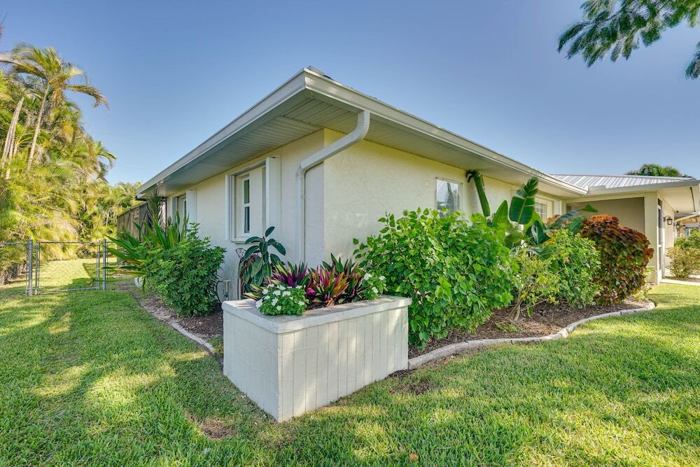 Saltwater Pool and Dog Friendly The Cape Escape in Cape Coral, United States