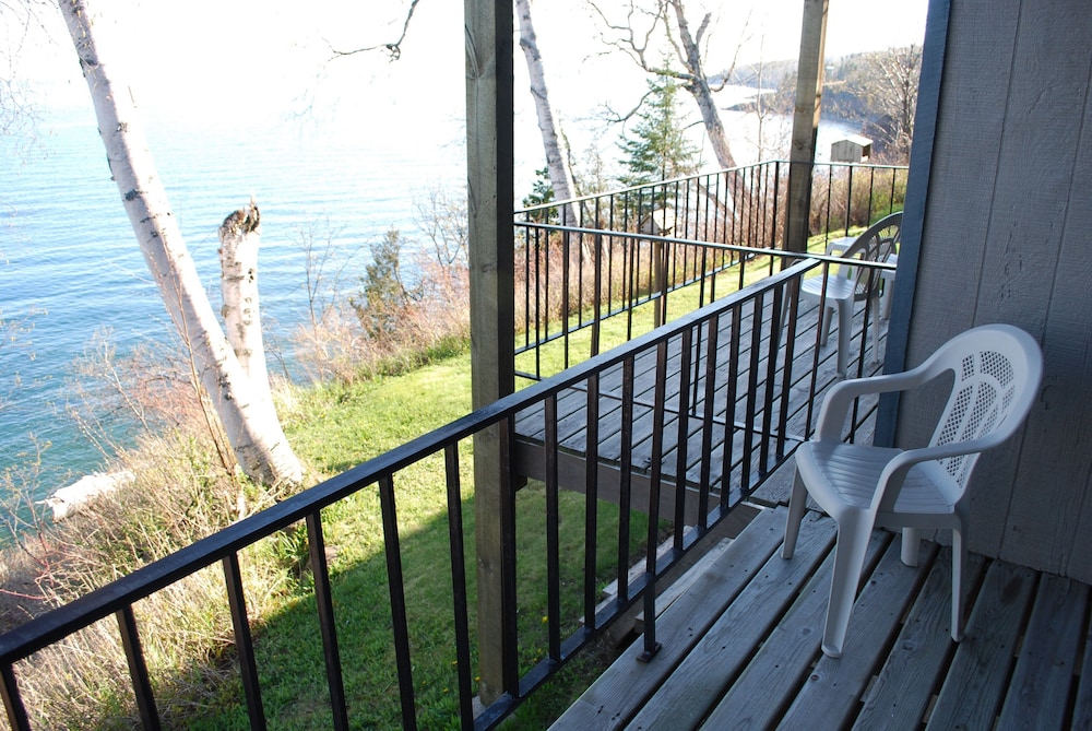The Cliff Dweller on Lake Superior - photo 17