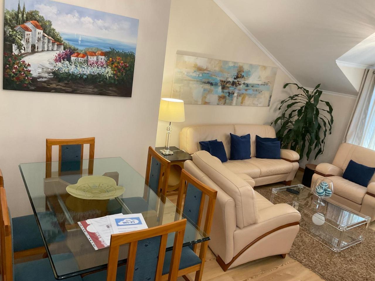 Moniz Apartment — 4-Star Luxury Hotel in Canico, Portugal