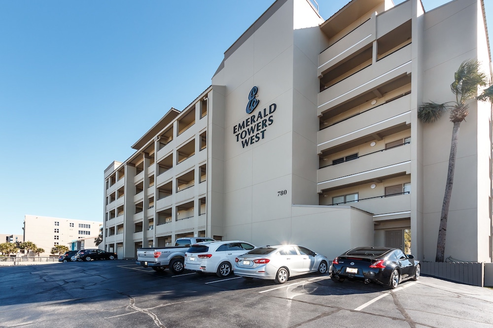 Emerald Towers West 3007 by RedAwning - photo 46