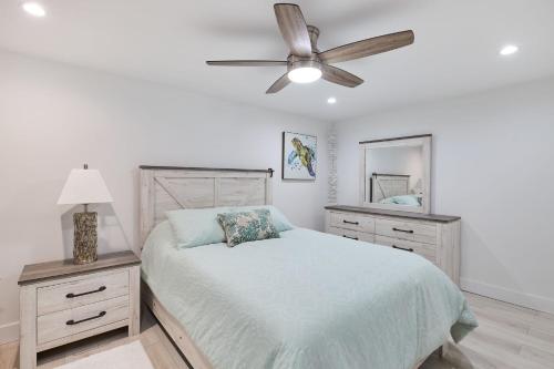 A Little Beach of Heaven Beachfront Condo in Fort Myers Beach — 4-Star Luxury Hotel in Fort Myers Beach, United States
