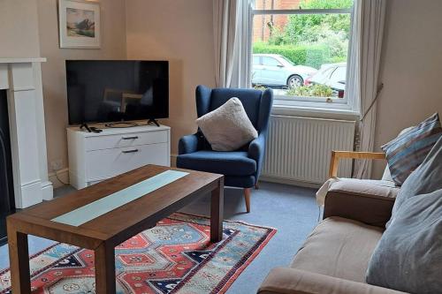 Stunning 3BD Victorian House in Bramhall Village — 4-Star Luxury Hotel in Bramhall, United Kingdom