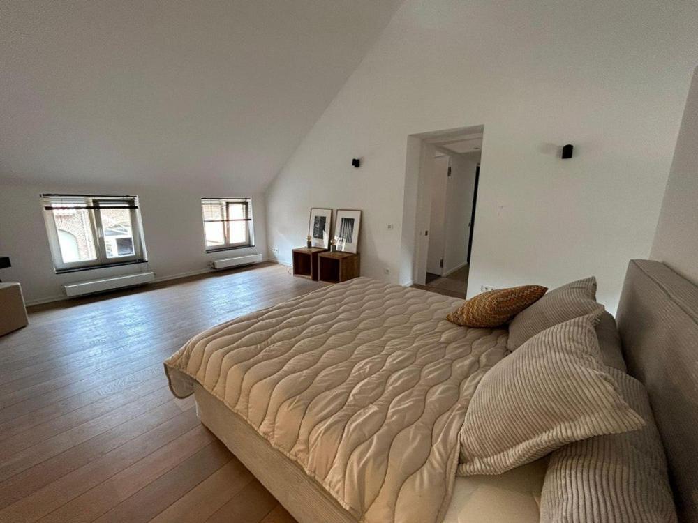 Maison Quatre Vingt Deux — 4-Star Luxury Hotel in Maasmechelen, Belgium