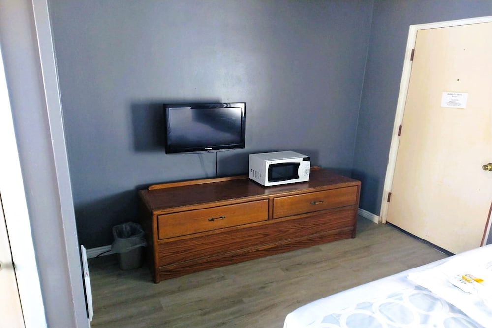 Love Hotels Desert Inn Boysen Canyon - photo 6