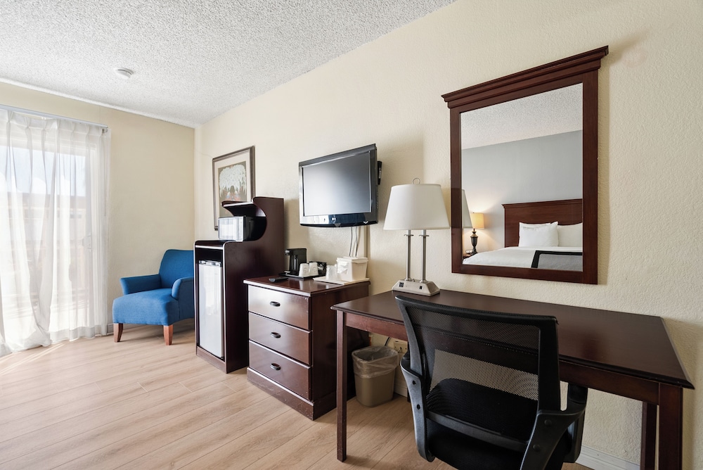Quality Hotel Americana Nogales - photo 14