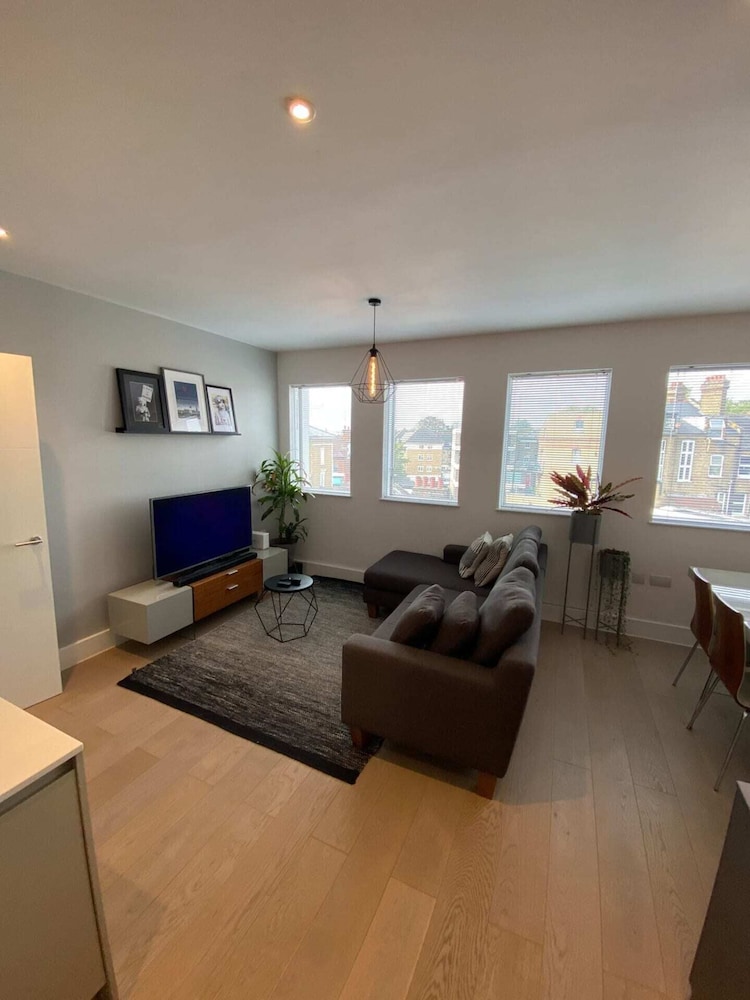 Tasteful 2BD Flat W open Plan Living Blackheath — 4-Star Luxury Hotel in London, United Kingdom