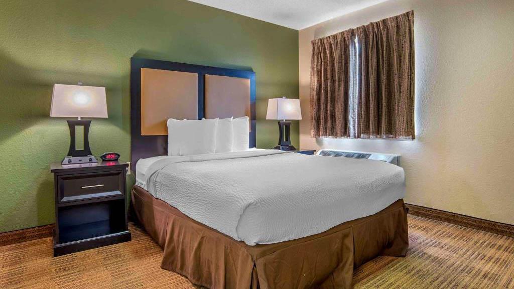 Studio 6 Suites Charlotte NC Tyvola Rd Executive Park - photo 28