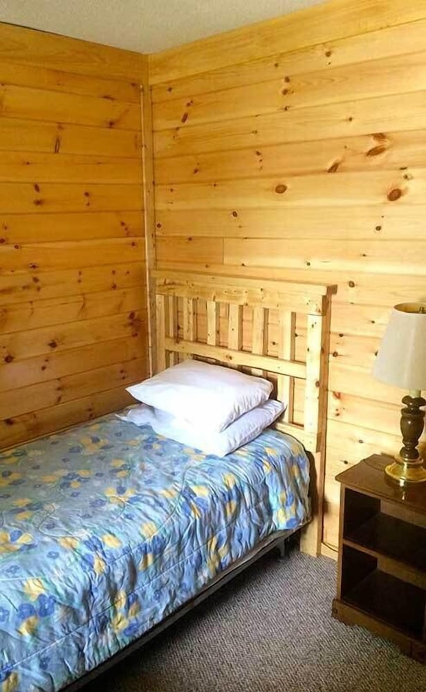 The Elms Waterfront Cottages - photo 9